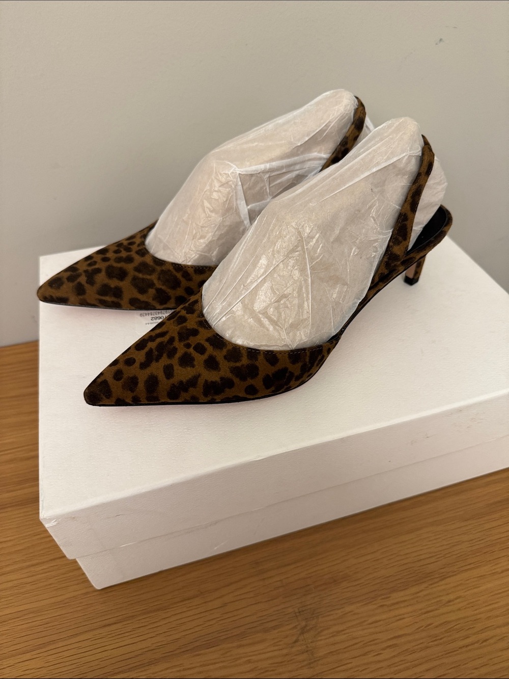 Veronica Beard Caroline Leopard Print Pointed Slingback Heels - size 6